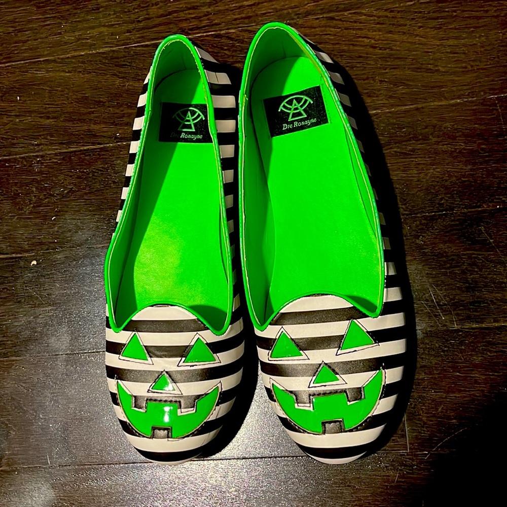 Strange cult (Cvlt) Dre Ronayne Jack-o-lantern flats